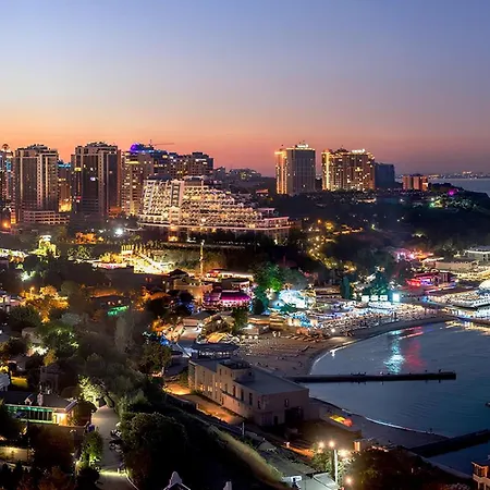 King - Size Apartment Odessa